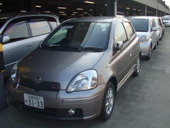 2003 Toyota Vitz Photos