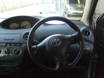 2003 Toyota Vitz Pictures