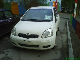 2003 Toyota Vitz Pics