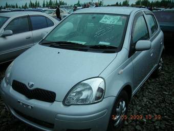 2003 Toyota Vitz Photos