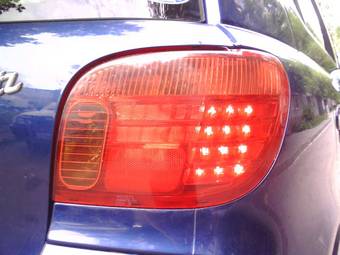 2003 Toyota Vitz Photos