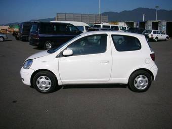 2003 Toyota Vitz Photos