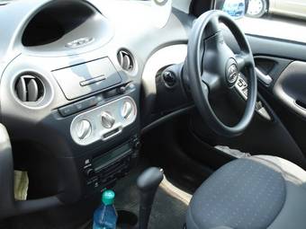 2003 Toyota Vitz Pictures