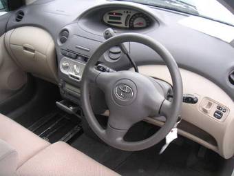 2003 Toyota Vitz Pictures