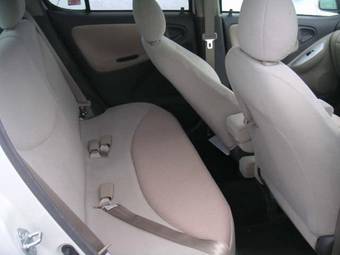 2003 Toyota Vitz Photos