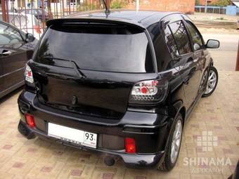 2003 Toyota Vitz Pictures