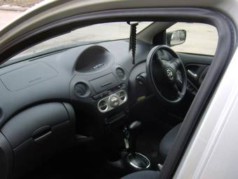 2003 Toyota Vitz Photos