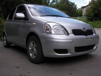2003 Toyota Vitz Pictures
