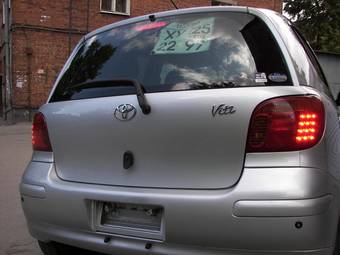2003 Toyota Vitz Pictures