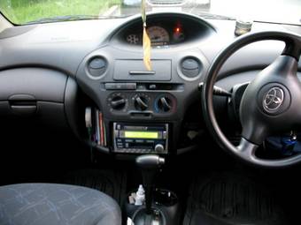 2003 Toyota Vitz Images