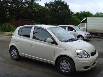 2003 Toyota Vitz Photos