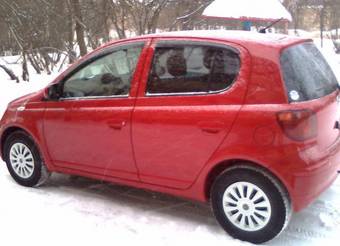 2003 Toyota Vitz Photos