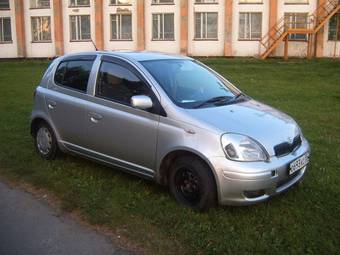 2003 Toyota Vitz Photos