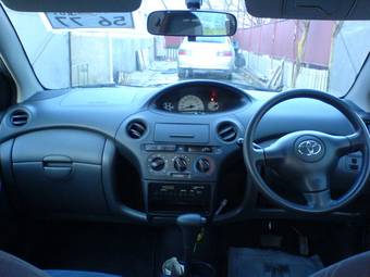 2003 Toyota Vitz Photos