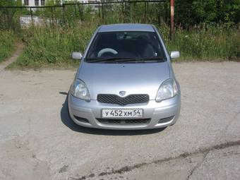 2003 Toyota Vitz Photos