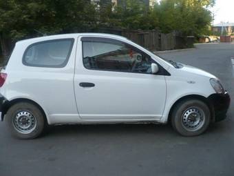 2003 Toyota Vitz Photos