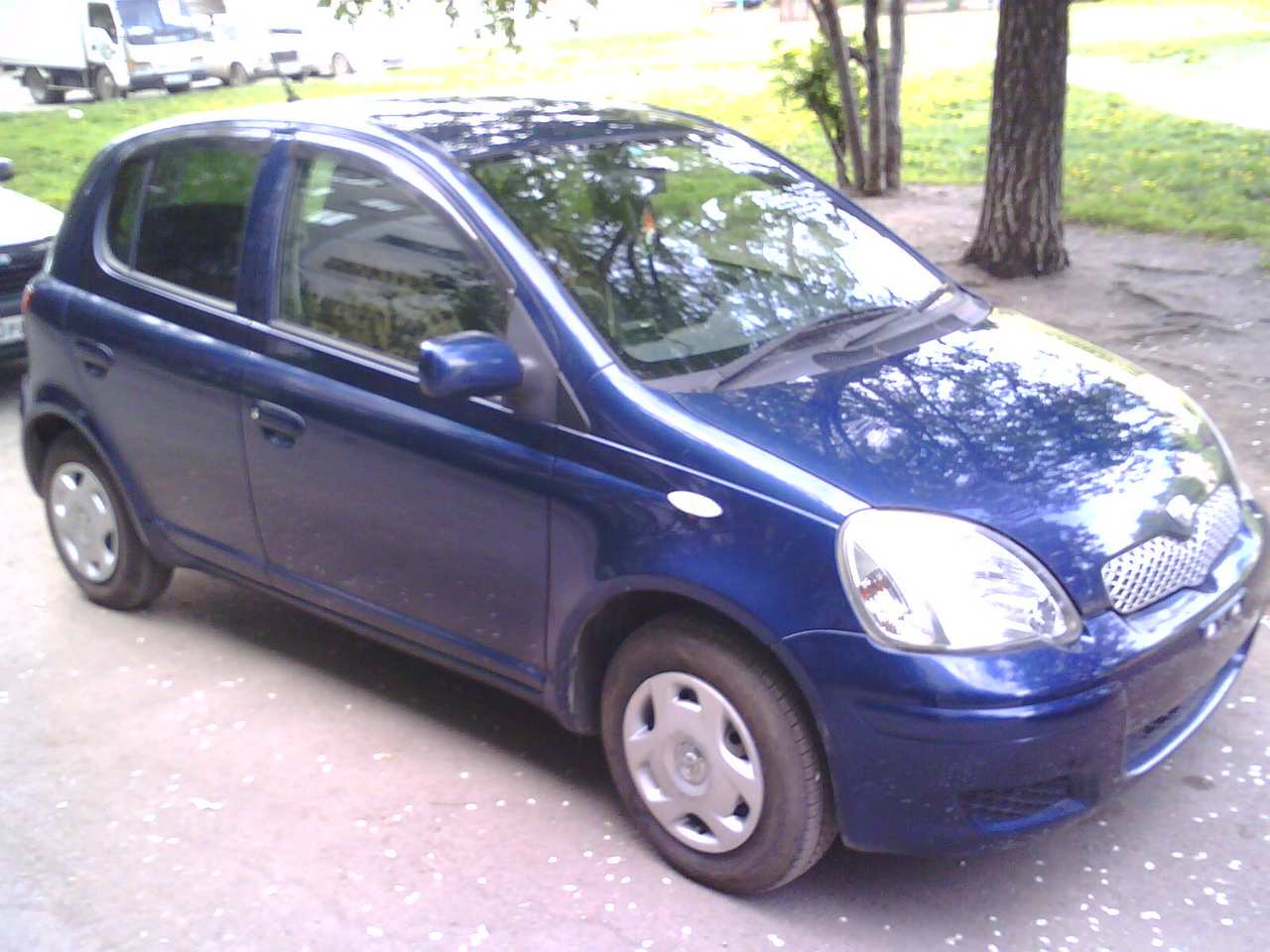 Toyota vitz 2003 год