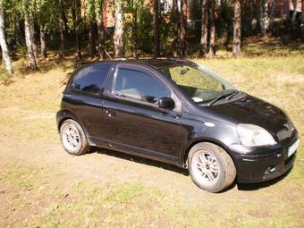 2003 Toyota Vitz Photos