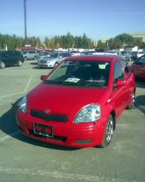 2003 Toyota Vitz Images