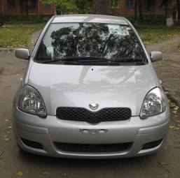 2003 Toyota Vitz Photos