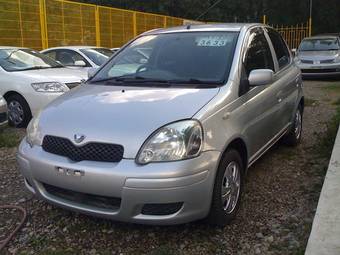 2003 Toyota Vitz Photos