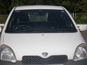 2003 Toyota Vitz Images