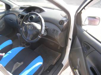 2003 Toyota Vitz Pictures