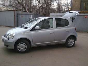 2004 Vitz