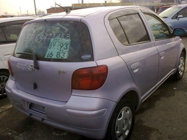 2004 Toyota Vitz