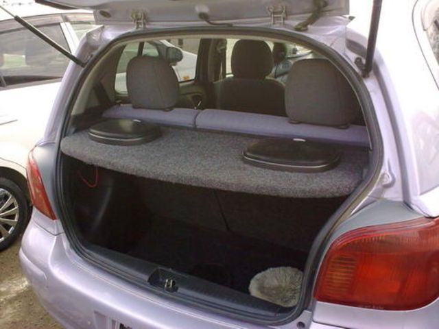 2004 Toyota Vitz