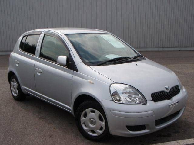 2004 Toyota Vitz