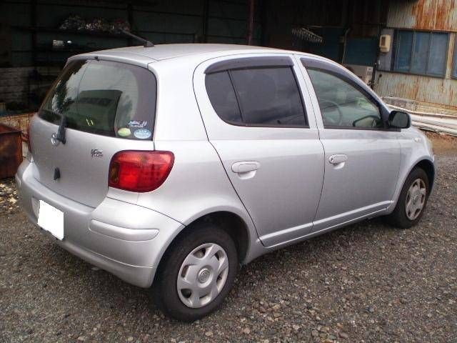 2004 Toyota Vitz