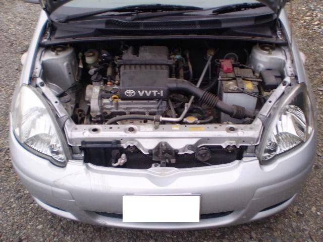 2004 Toyota Vitz
