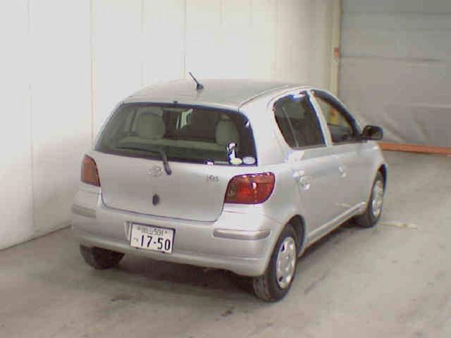2004 Toyota Vitz
