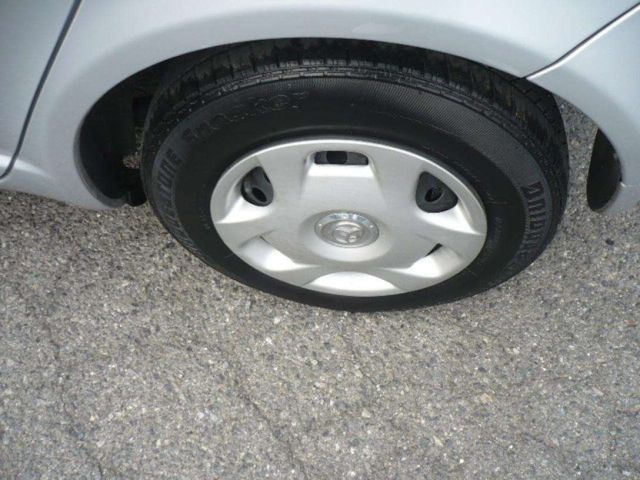 2004 Toyota Vitz