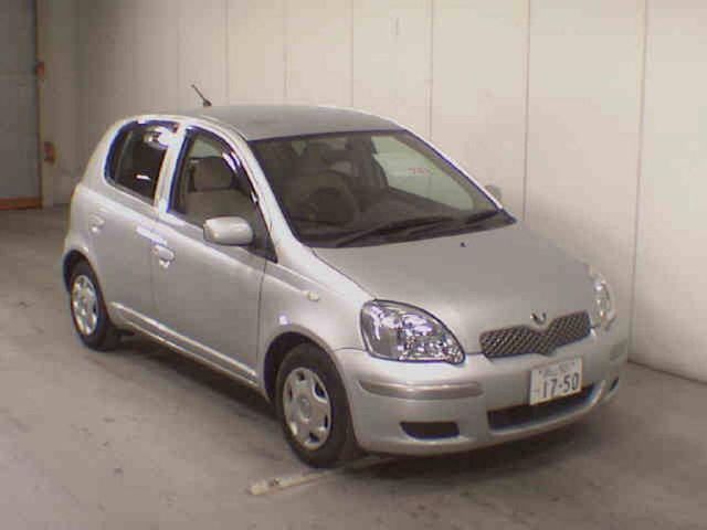 2004 Toyota Vitz
