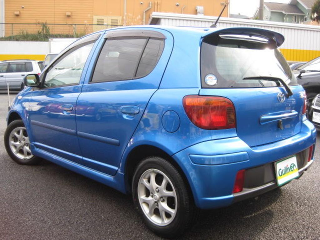 2004 Toyota Vitz