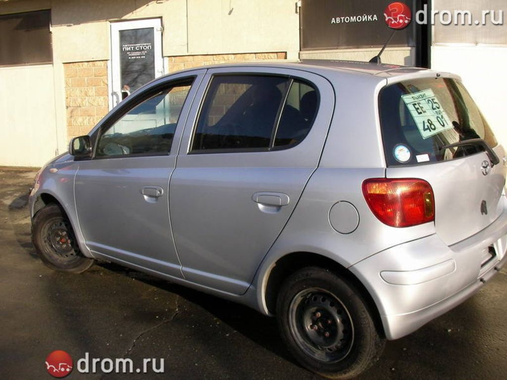 2004 Toyota Vitz