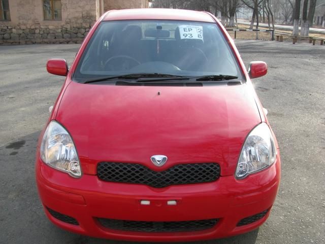 2004 Toyota Vitz