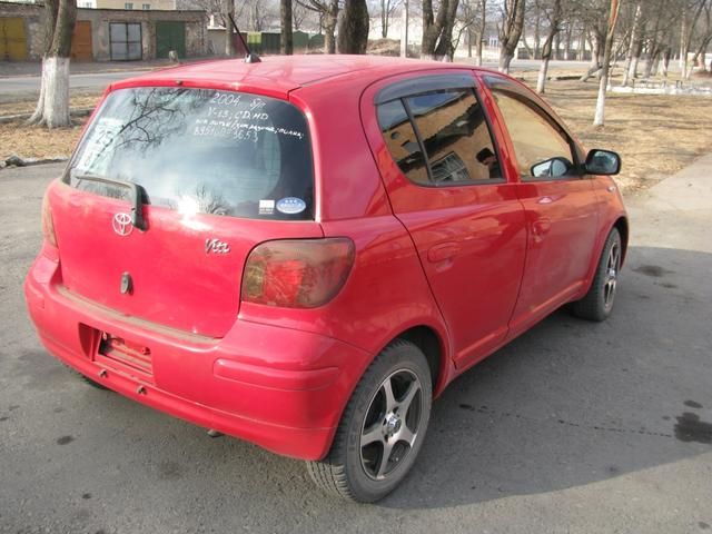 2004 Toyota Vitz