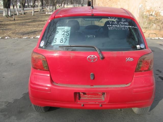 2004 Toyota Vitz