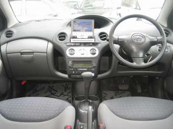 2004 Toyota Vitz