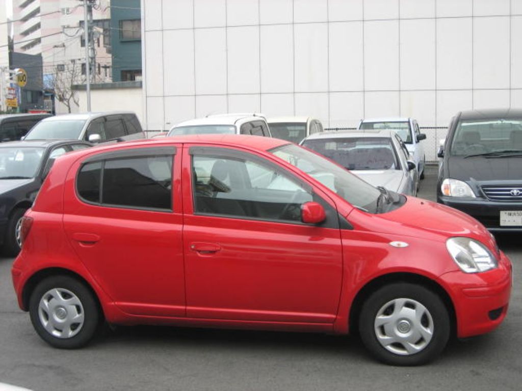 2004 Toyota Vitz