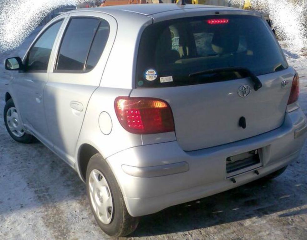 2004 Toyota Vitz