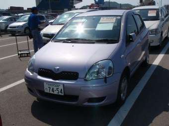 2004 Toyota Vitz Photos