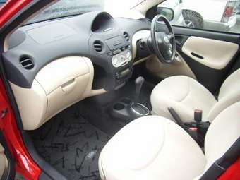2004 Toyota Vitz Pictures