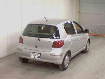 2004 Toyota Vitz Photos