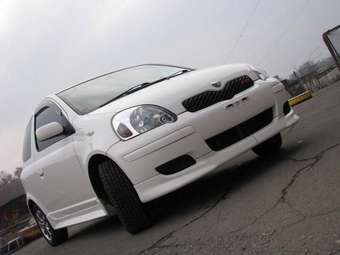 2004 Toyota Vitz Pics