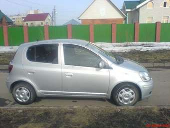 2004 Toyota Vitz Pictures