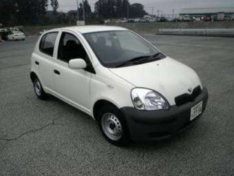2004 Toyota Vitz Photos